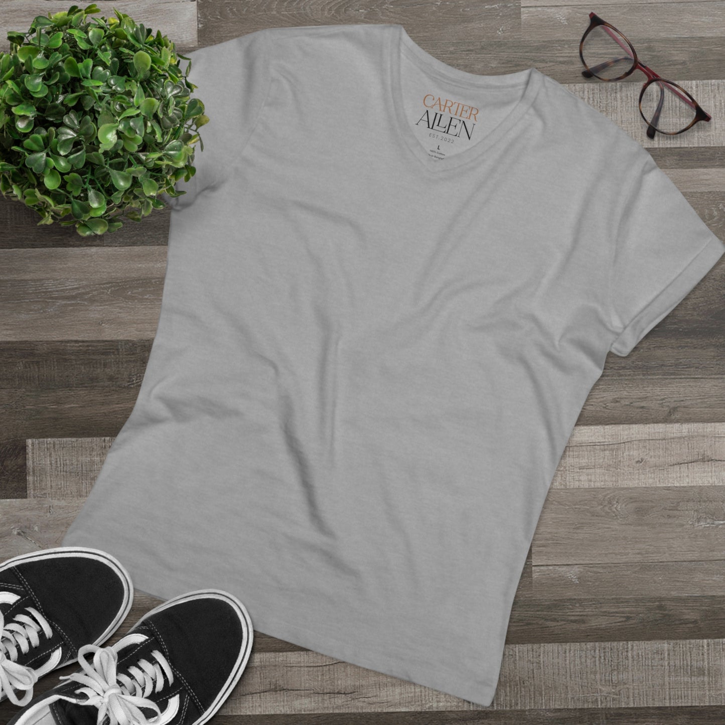 Men’s Presenter V-Neck T-Shirt - Classic White Casual Tee for Everyday Wear