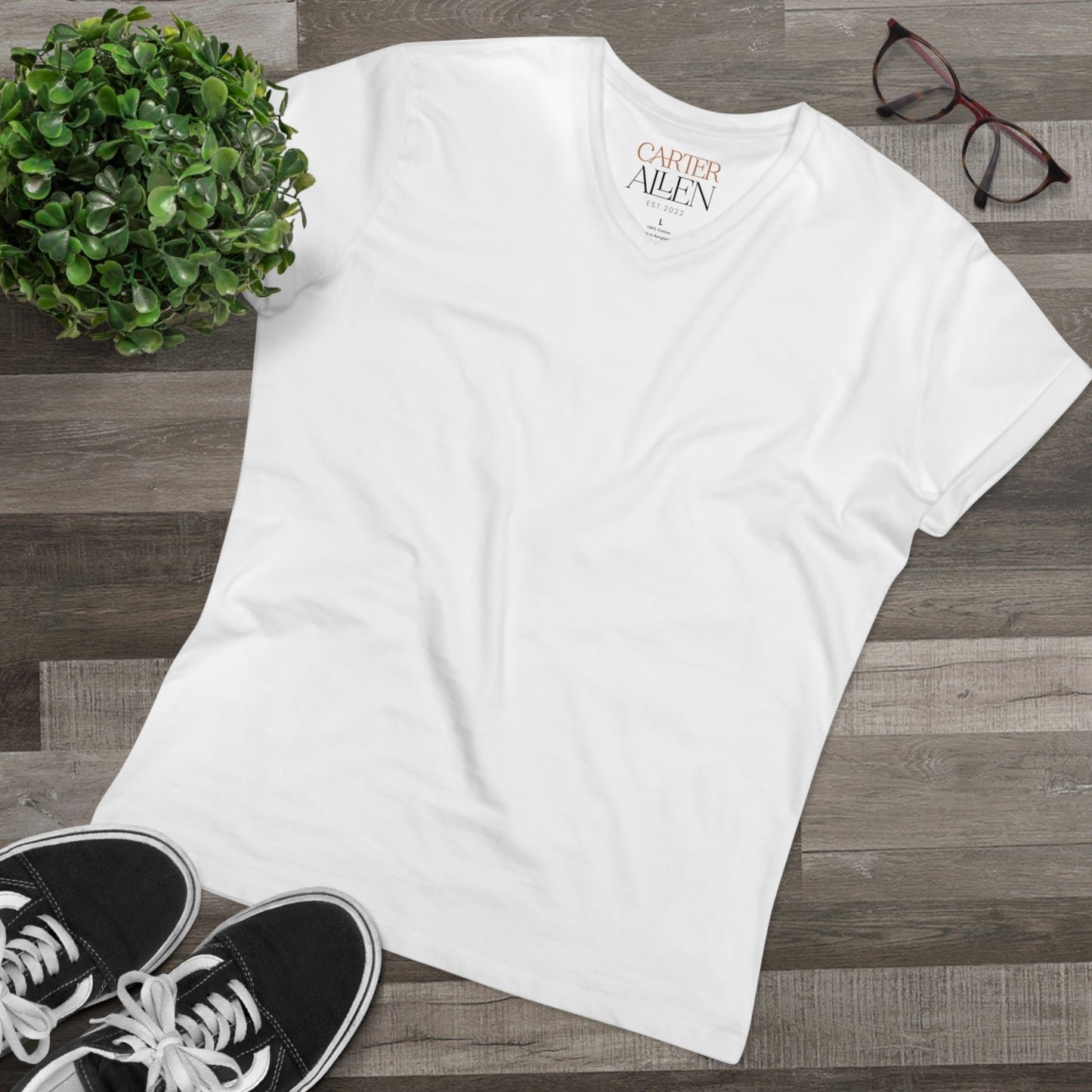 Men’s Presenter V-Neck T-Shirt - Classic White Casual Tee for Everyday Wear